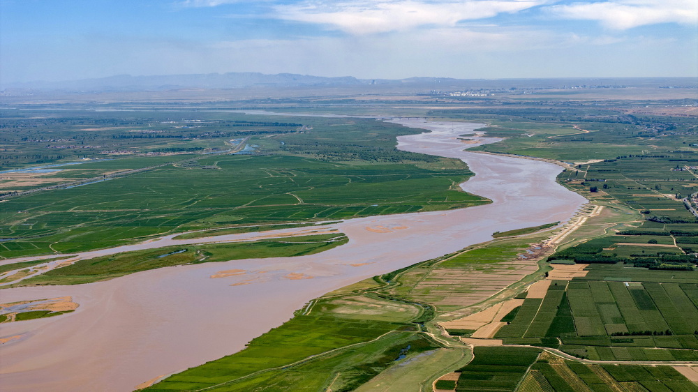 沙漠孤影，宁夏阿德的黄昏沉思